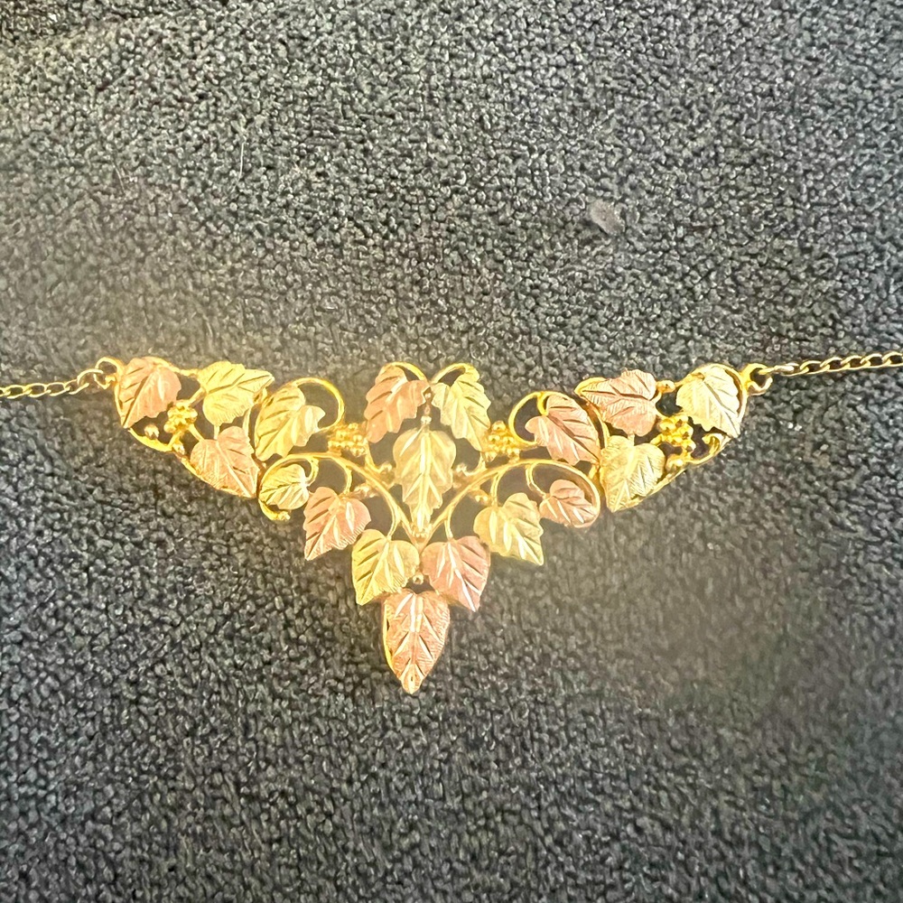 Landstroms Black Hills Gold Necklace 10k gold